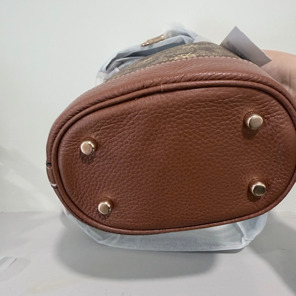 Coach Dempsey Drawstring Bucket Bag 15 In Signature Canvas With Snowflake Print. - Picture 4 of 5